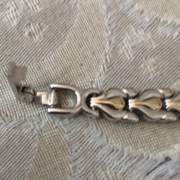 Watch and bracelet - Picture 12 of 17